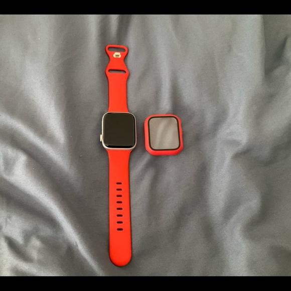 Apple Watch SE Excellent condition.With red strap red screen protector charger - Picture 5 of 8
